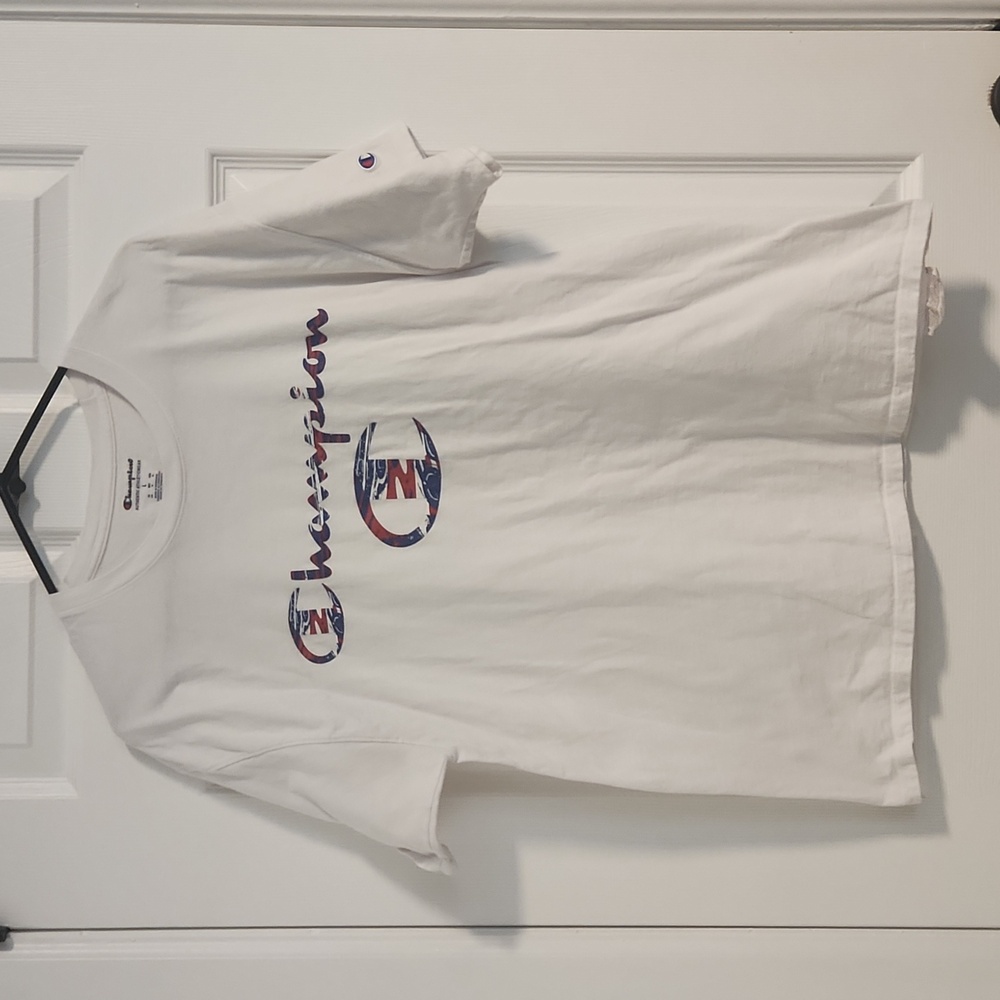 Champion t-shirt